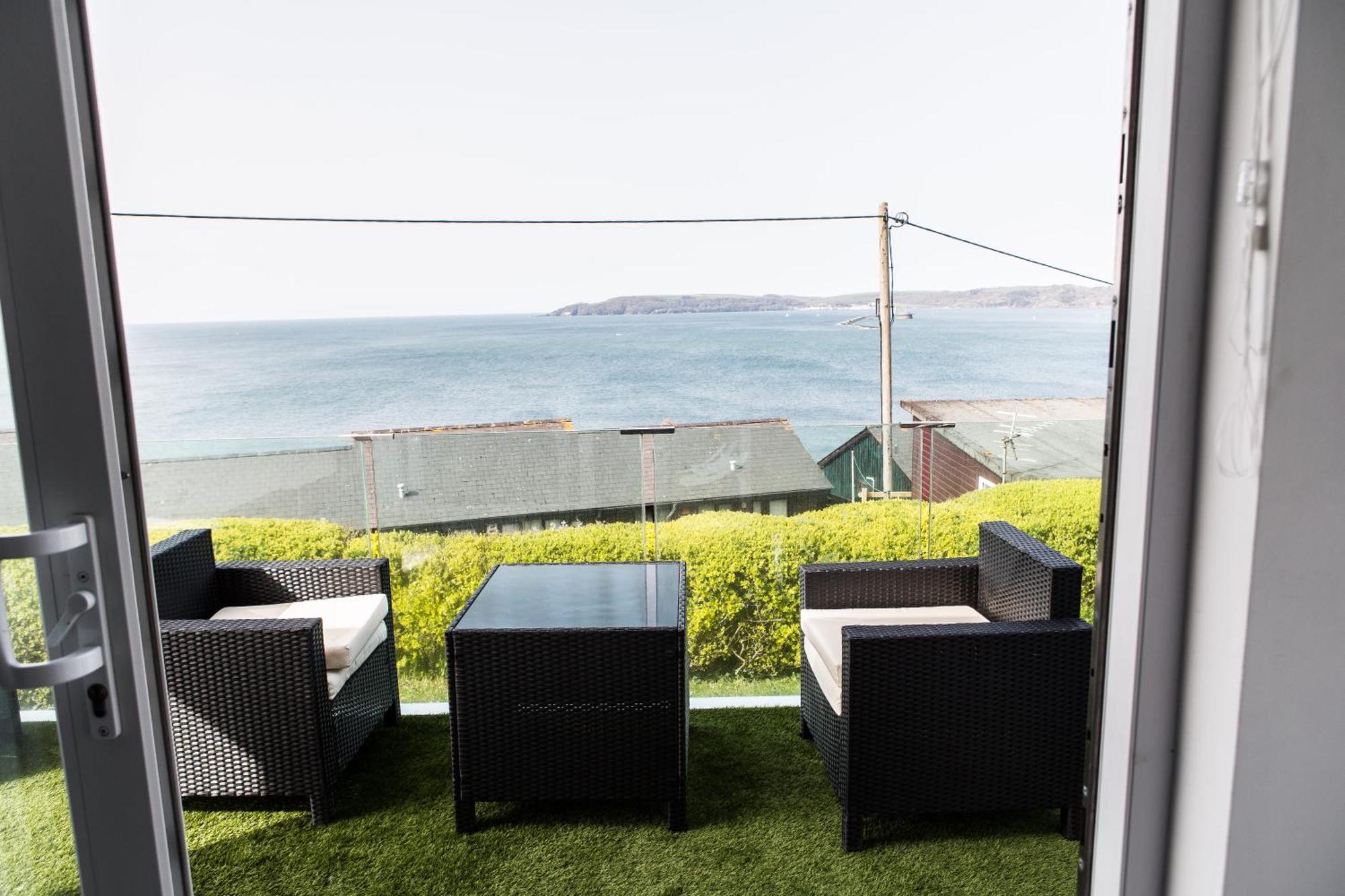 2 Bedroom Chalet With Sea Views Plymouth Exterior photo