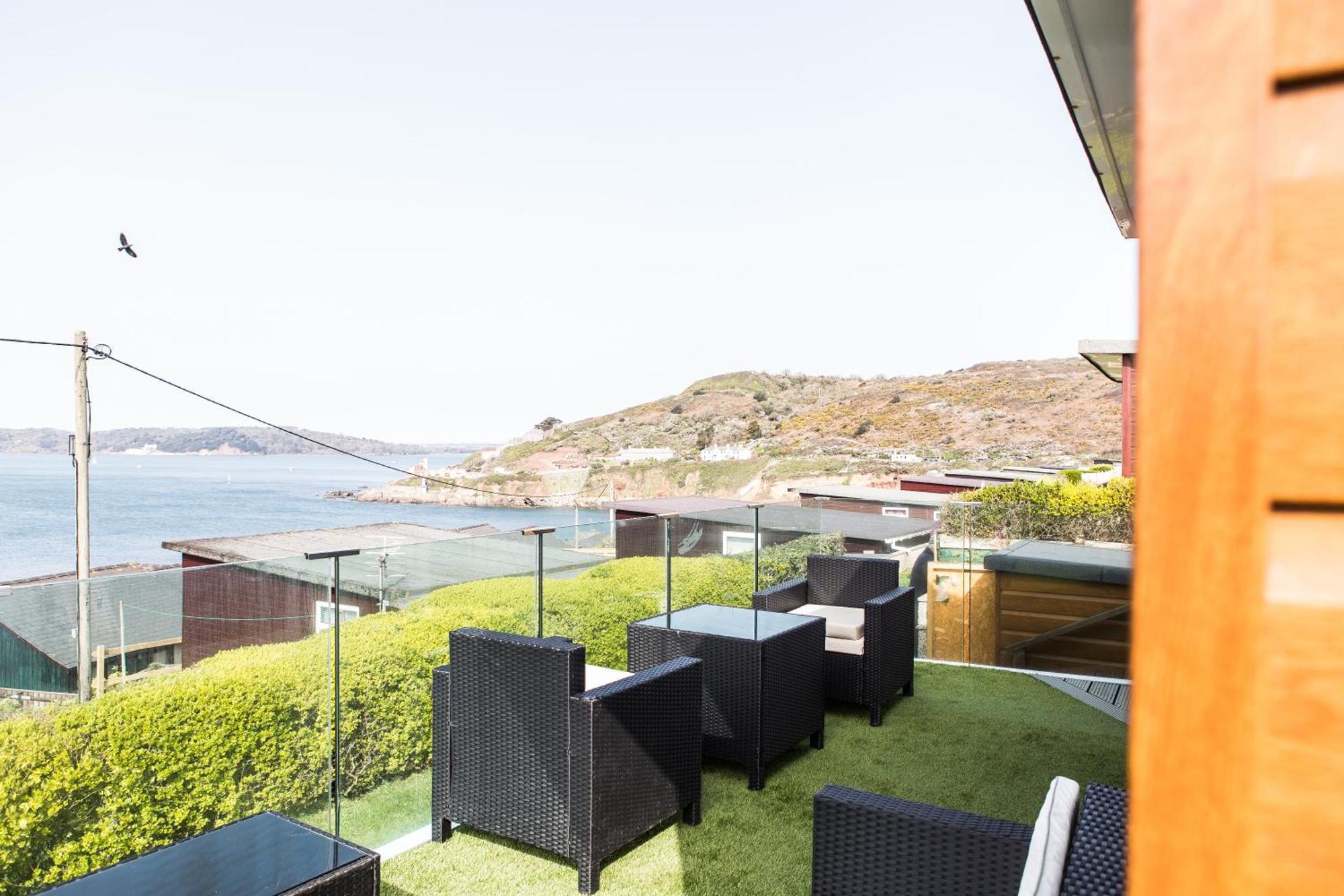 2 Bedroom Chalet With Sea Views Plymouth Exterior photo